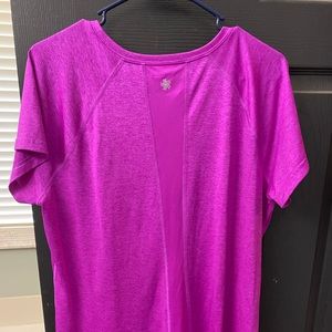 Tek Gear dry fit 1x pinkish/purple short sleeve